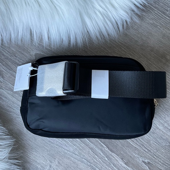 ๐ค๐ LULULEMON Everywhere Belt Bag 1L Plush Black Velour With Gold Accents - Picture 2 of 3